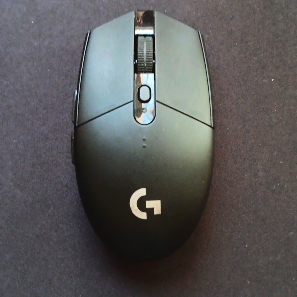 Logitech G305 wireless (no case)